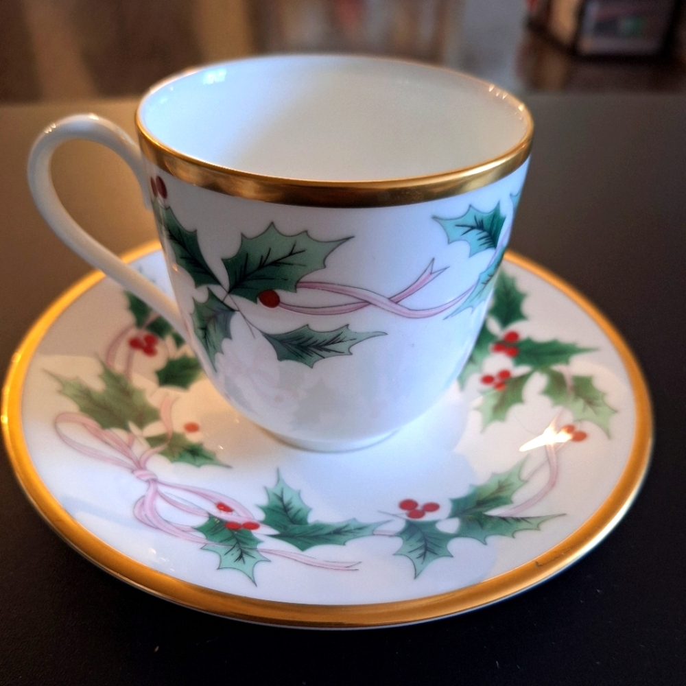 Mikasa Cup and Saucer Christmas Set
